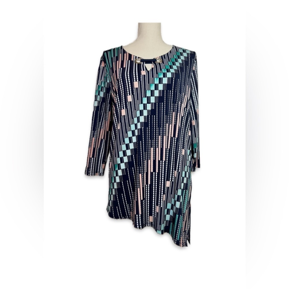 JM Collection Navy Pink Green Geometric Blouse Size Large Asymmetric Hem Top - Picture 1 of 9